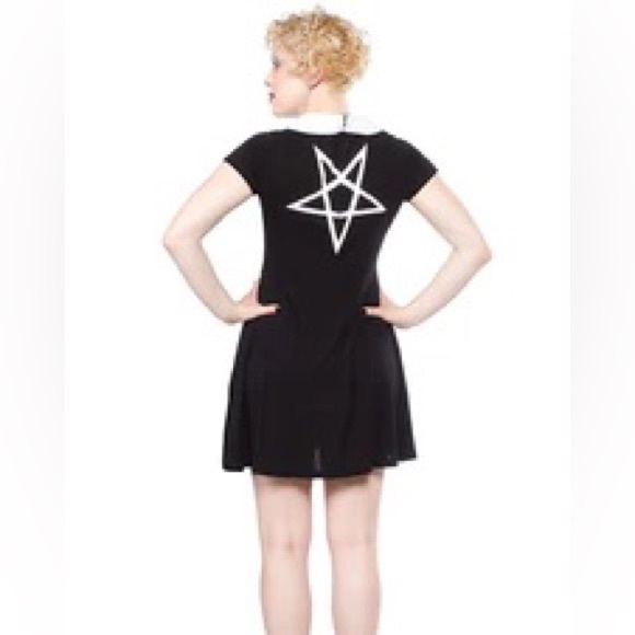 Disturbia Addams Dress in black and white - Picture 5 of 6